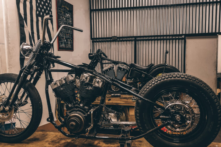 restauración de motos custom – harley en taller horz