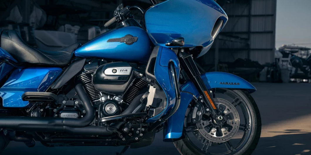 personalización de motos Harley – harley azul de lado personalización de motos Harley - harley azul de lado